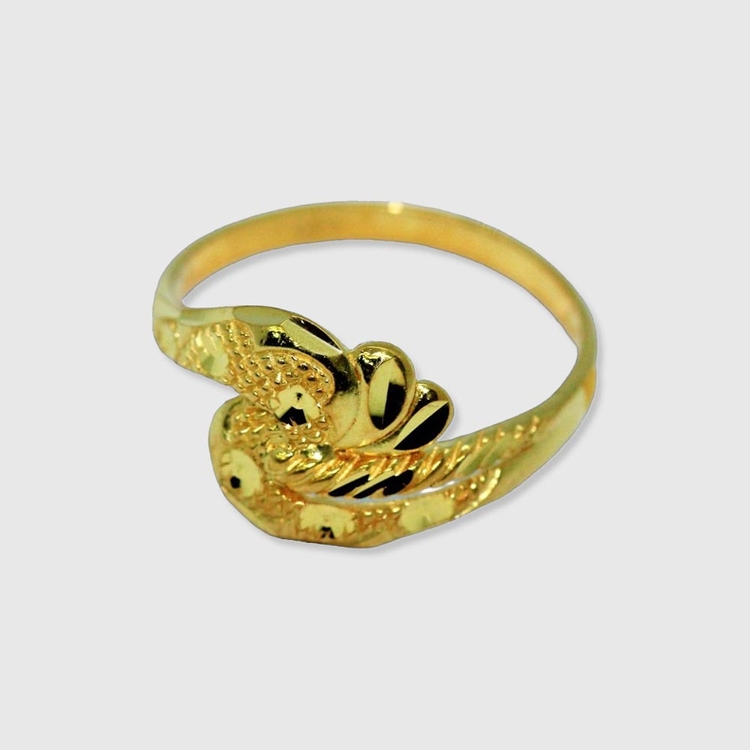 GOLD LADIES RING